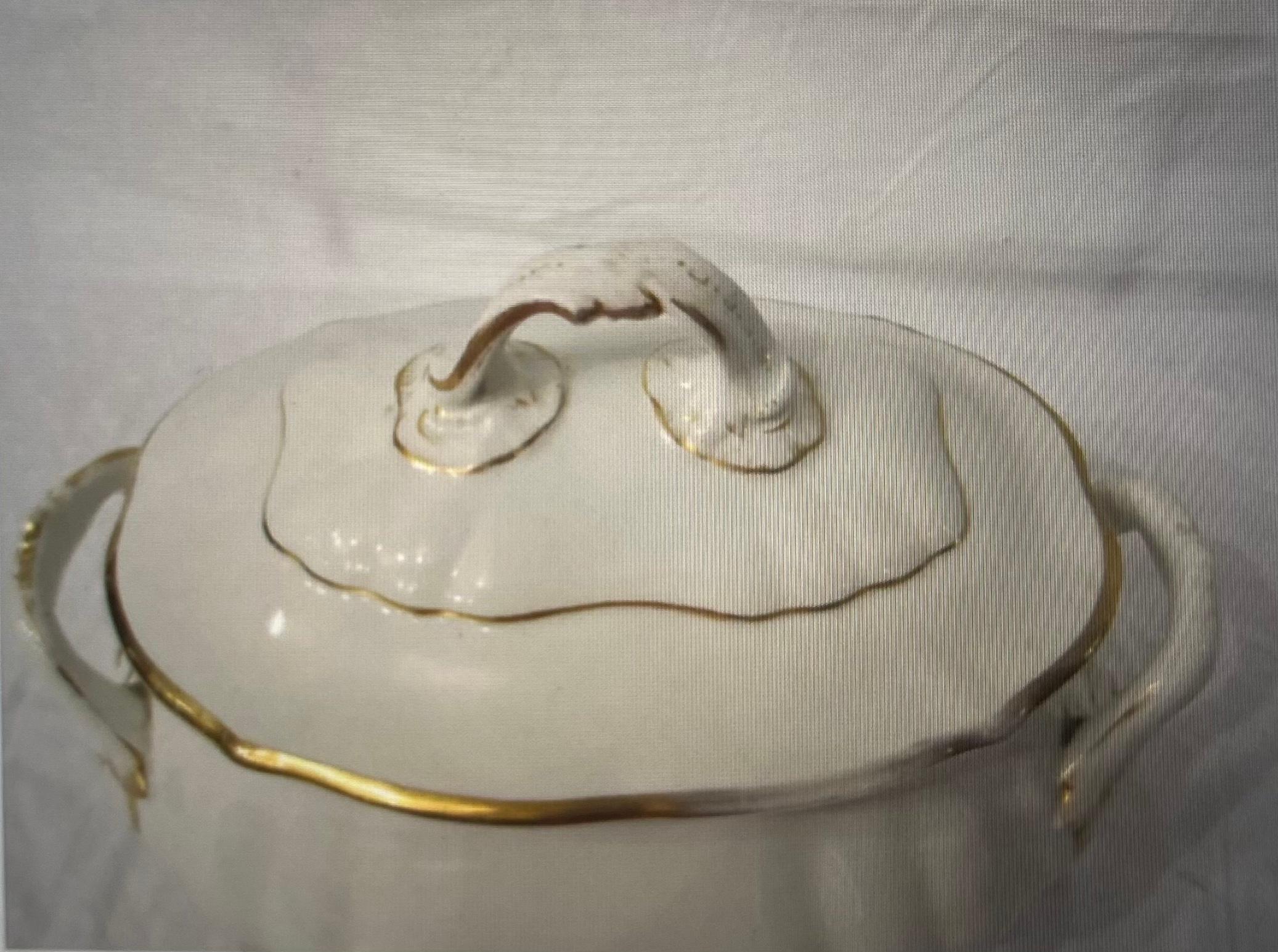 White & Gold Porcelain Soup Tureen For Sale 3