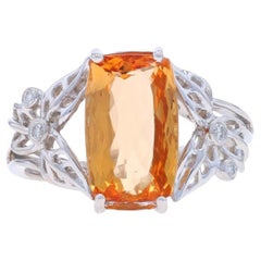 Bague en or blanc 14k coussin 3,25 ctw feuilles de topaze précieuse et diamants