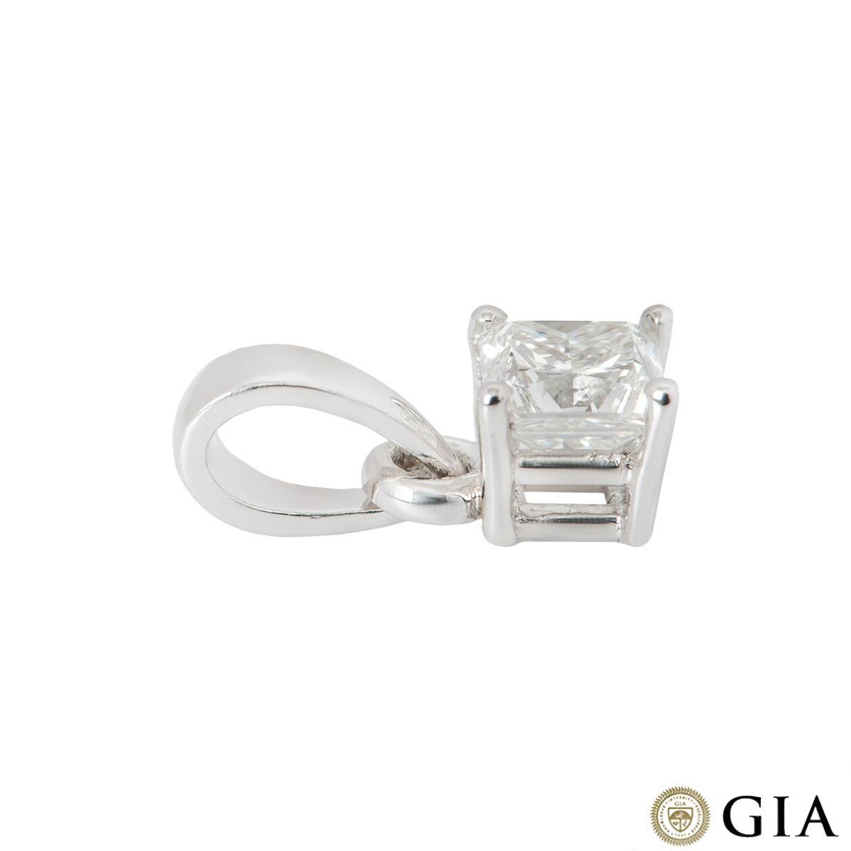 GIA Certified White Gold Princess Cut Diamond Pendant 0.90 I/VS1 In New Condition For Sale In London, GB
