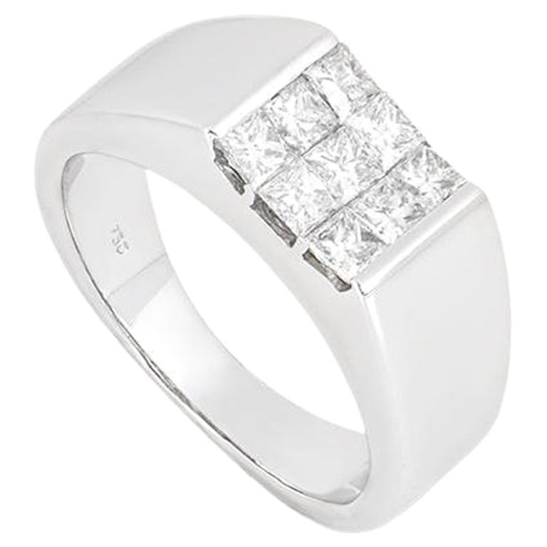 Bague de chevalière en or blanc à diamants taillés en princesse en vente