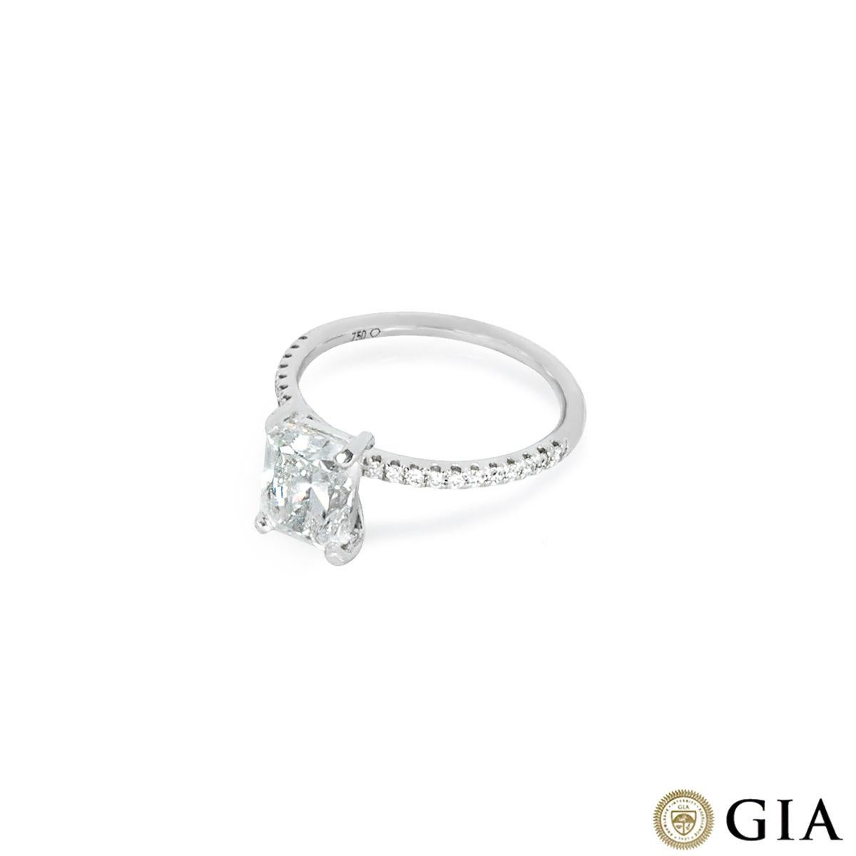 Women's GIA Certified White Gold Radiant Cut Diamond Ring 2.00ct F/SI1 For Sale