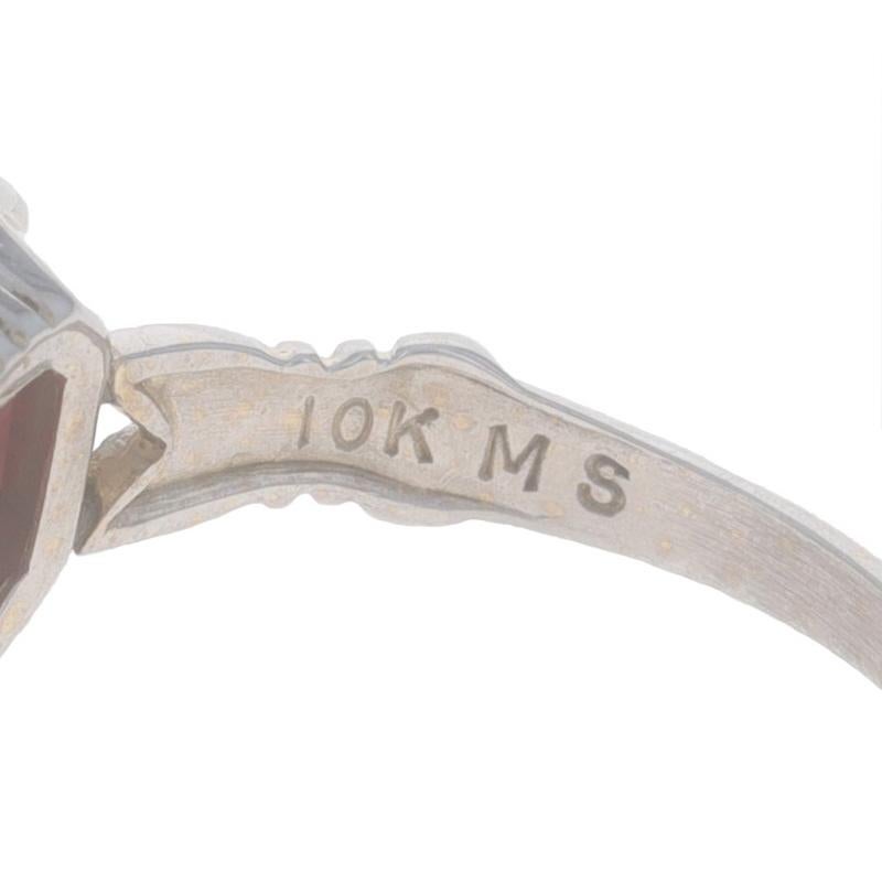Bague solitaire vintage en or blanc et verre rouge 10 carats Milgrain en vente 3
