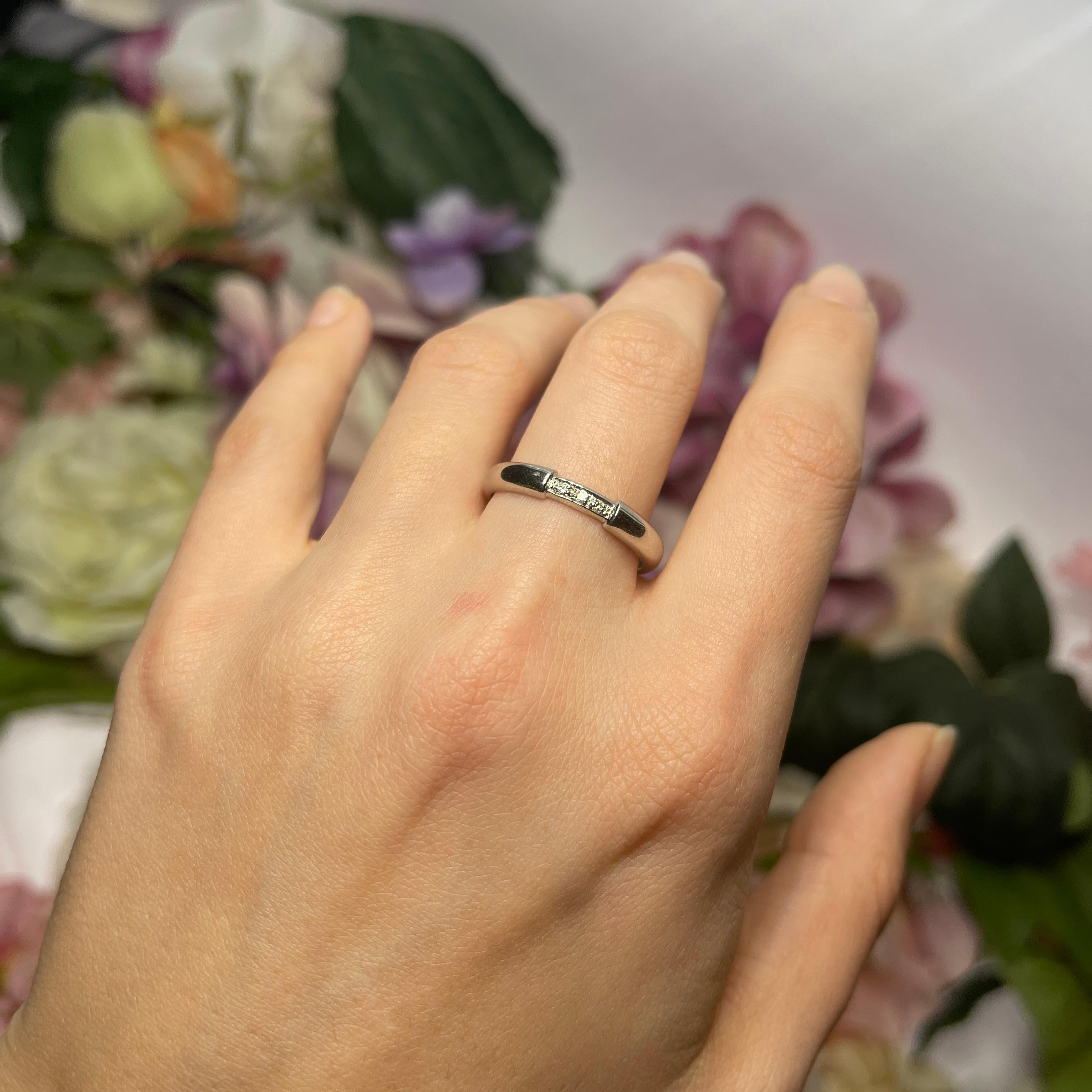 White Gold Ribbon Band Ring with Diamond Pavé For Sale 1