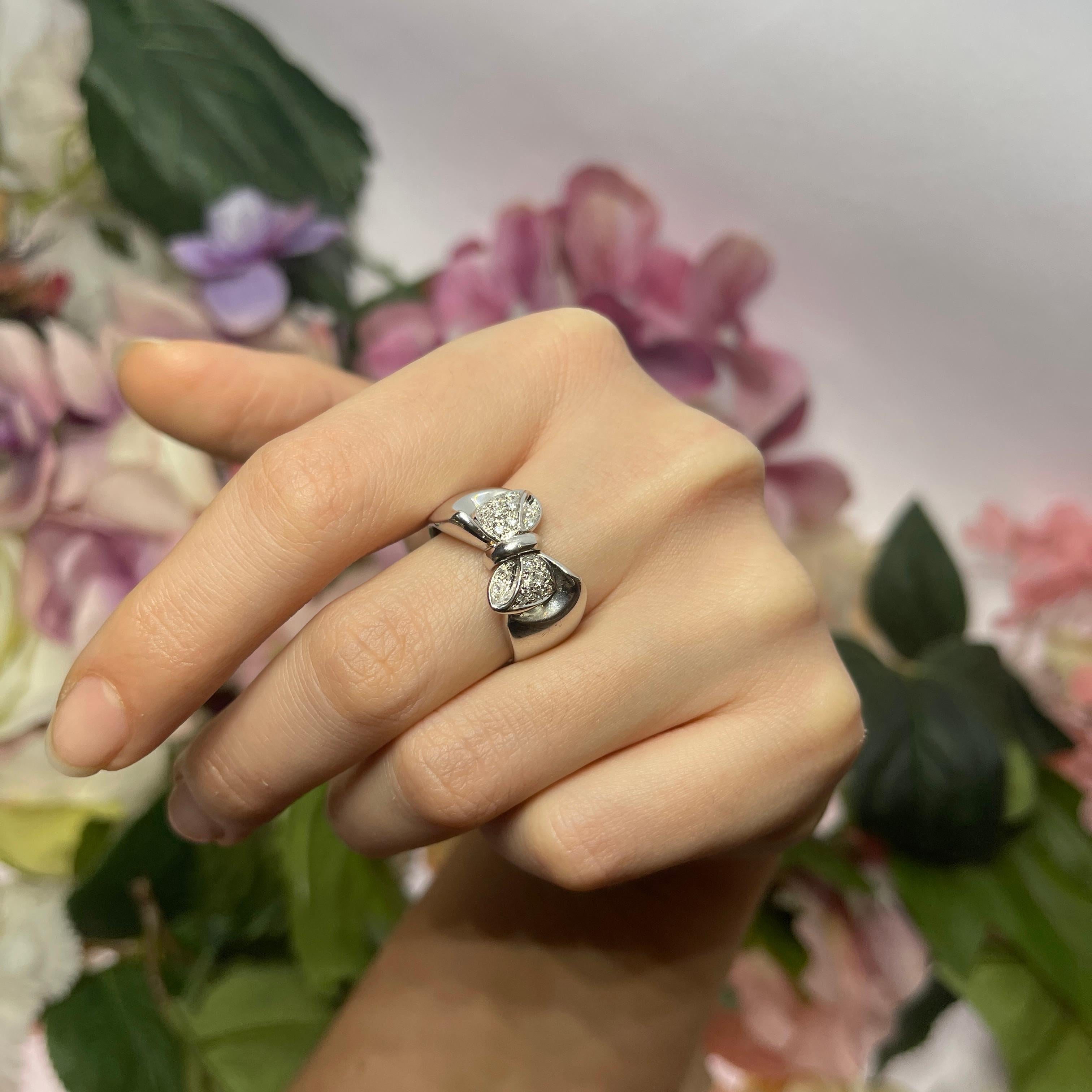 White Gold Ribbon Band Ring with Diamond Pavé For Sale 4