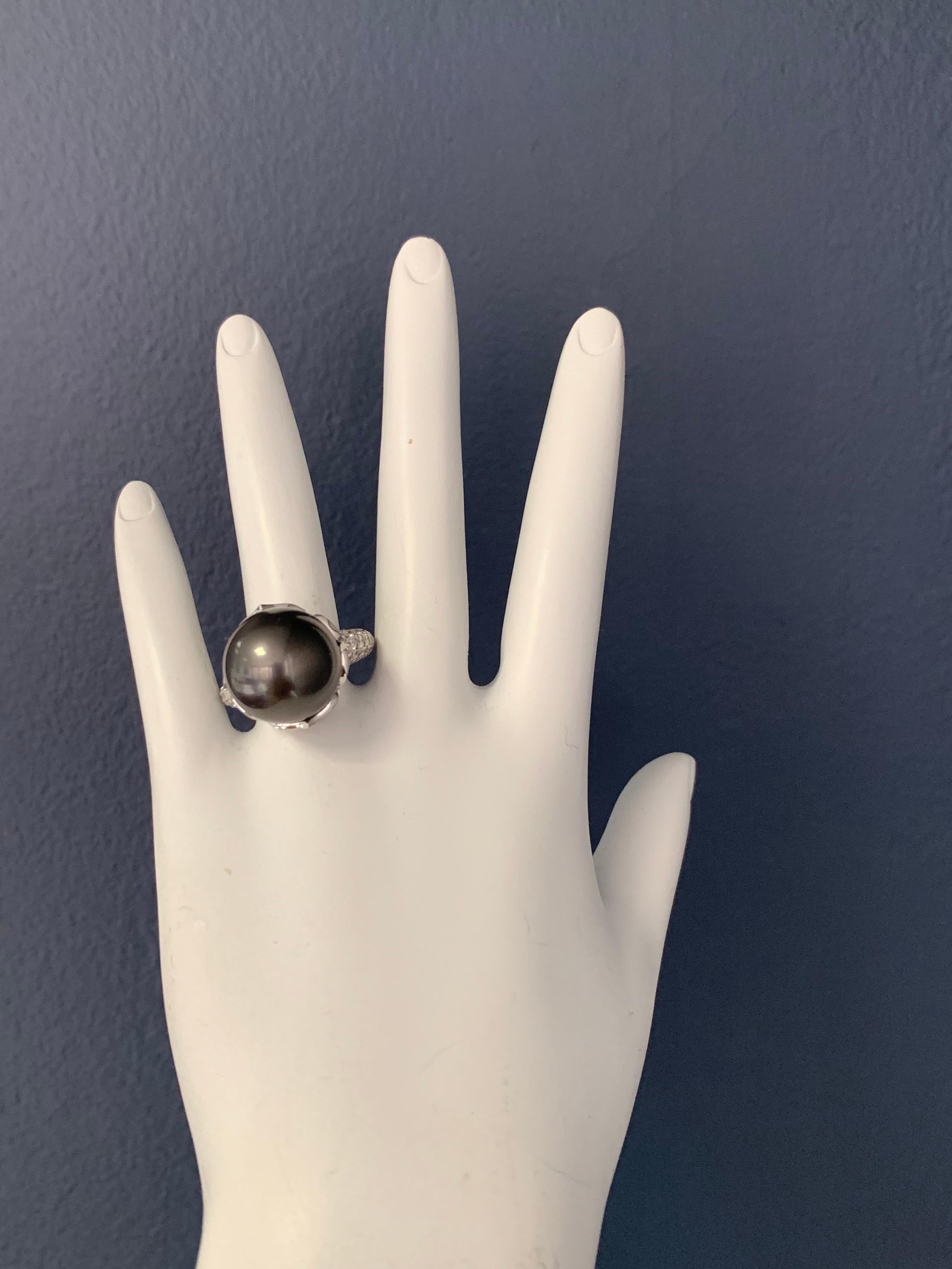 Modern Gold 2.2 Carat Natural Diamond & 15mm Black Tahitian Pearl Cocktail Ring  In Excellent Condition In Los Angeles, CA