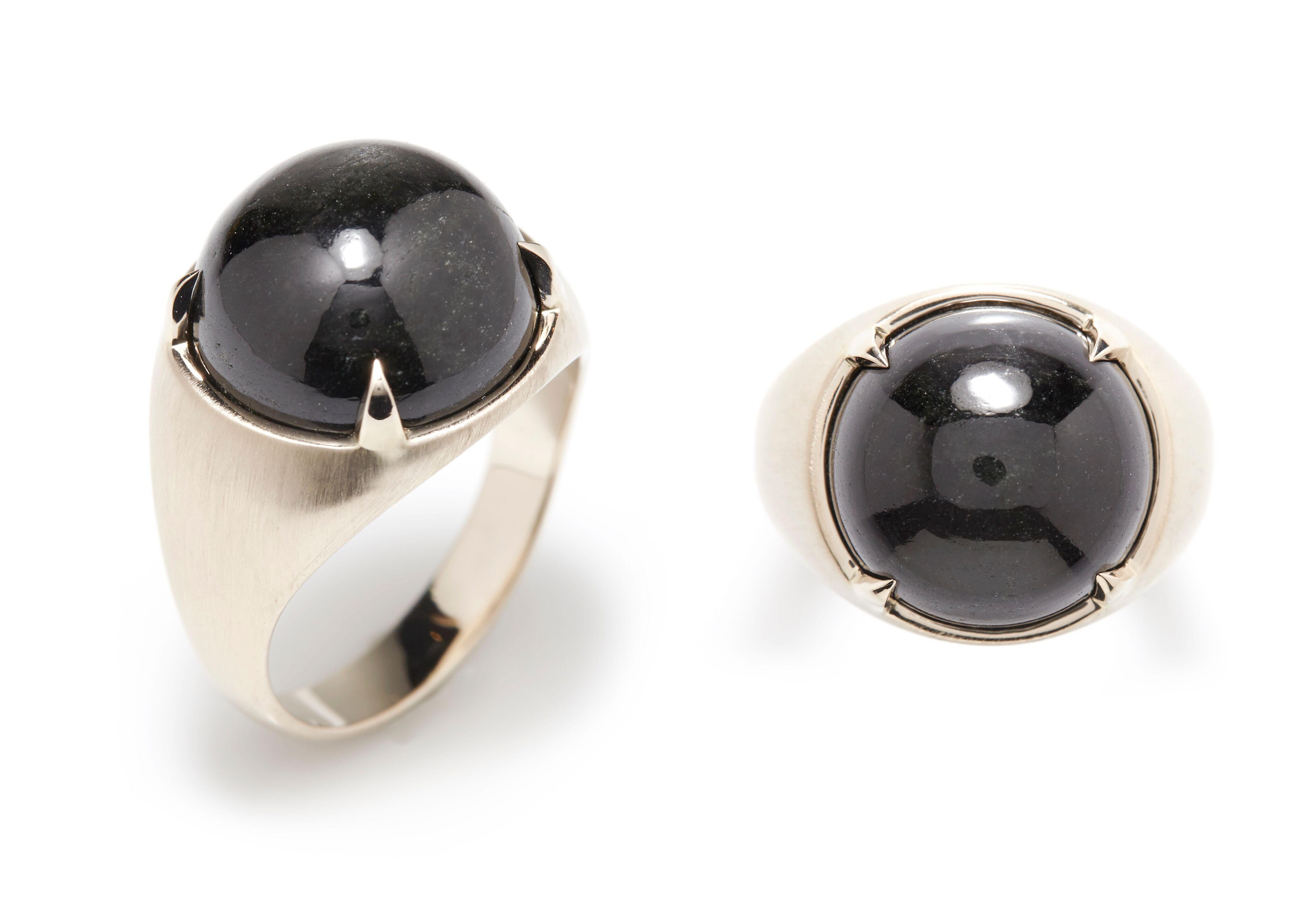 Round Cut Black Star cabochon cut 18K White Gold Ring For Sale