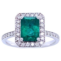 Ring Surmounted by an RPC-Cut Emerald Surrounded by Diamonds White Gold 18 Karat