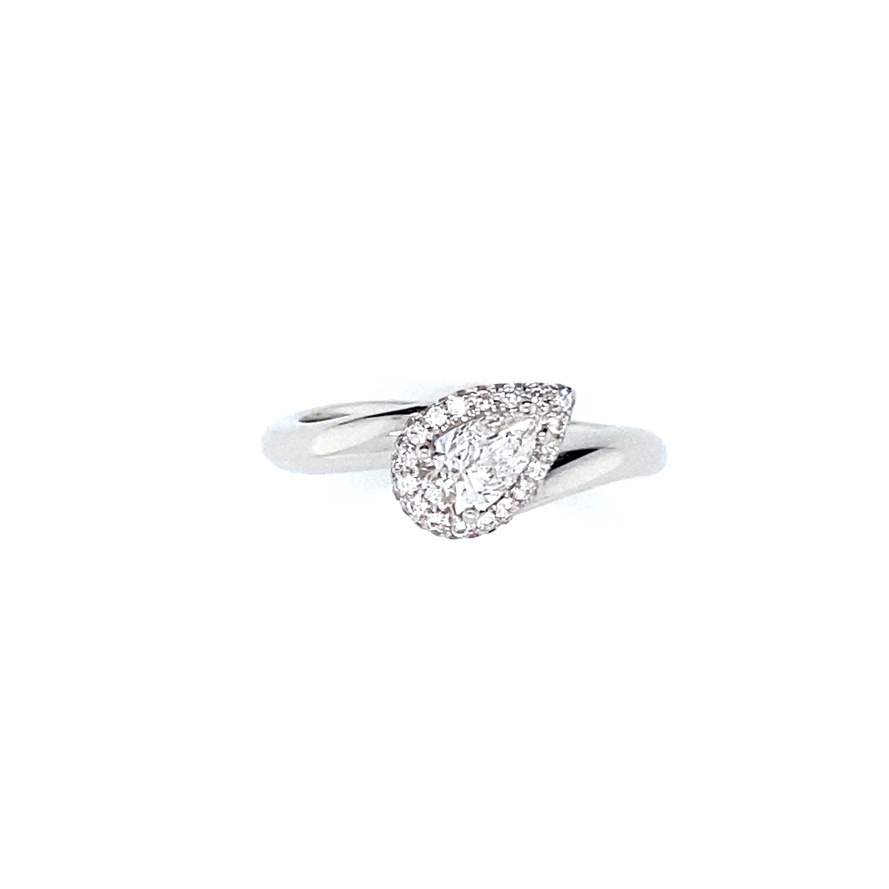 Welcome to our home, where we are delighted to present this stunning White Gold ring, cut with a certified pear-shaped diamond, a creation of timeless elegance and beauty.

This White Gold ring is an exceptional piece, designed to capture attention