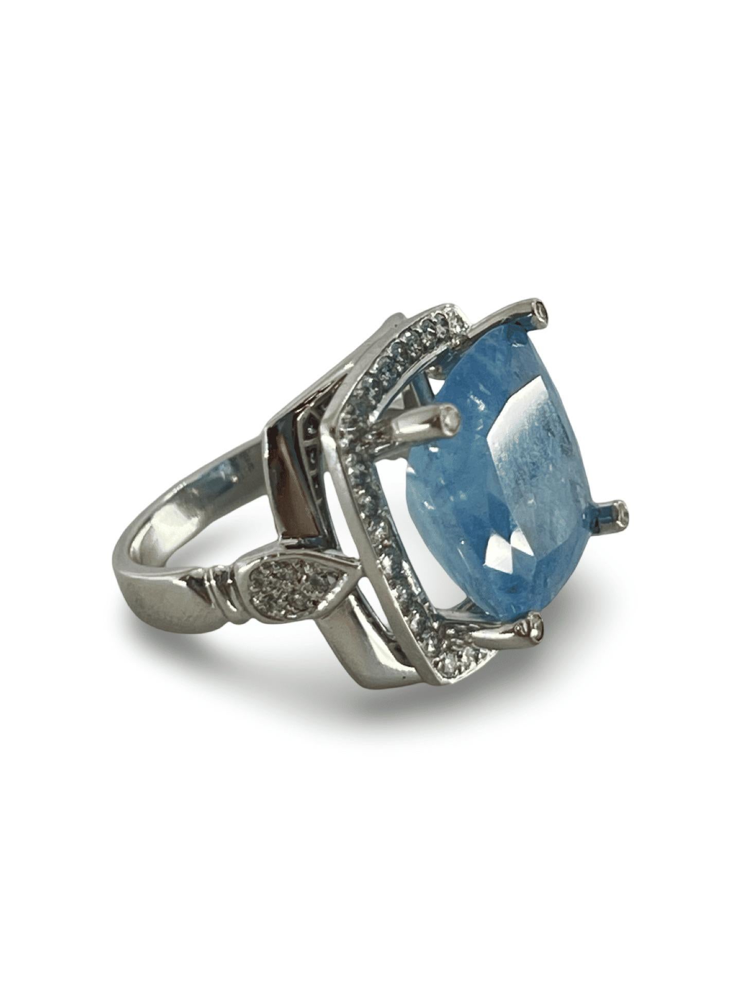 Weißgoldring mit 11,12 Karat Aquamarin und Diamanten im Zustand „Hervorragend“ im Angebot in PARIS, FR