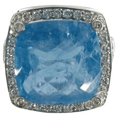 Weißgoldring mit 11,12 Karat Aquamarin und Diamanten