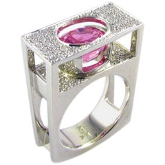 White Gold Ring with 4.01 Carat Pink Sapphire and Pave Diamonds