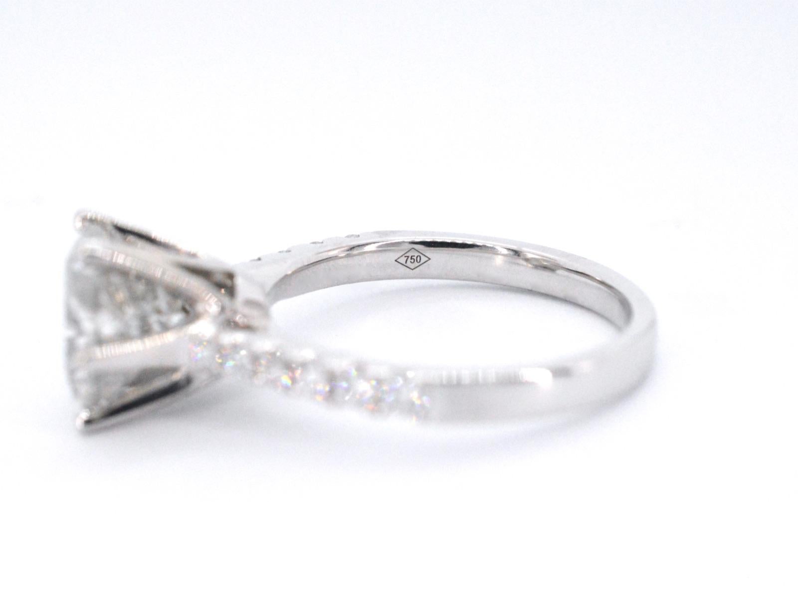 Bague en or blanc avec un diamant taille brillant de 3,00 carats en vente 2
