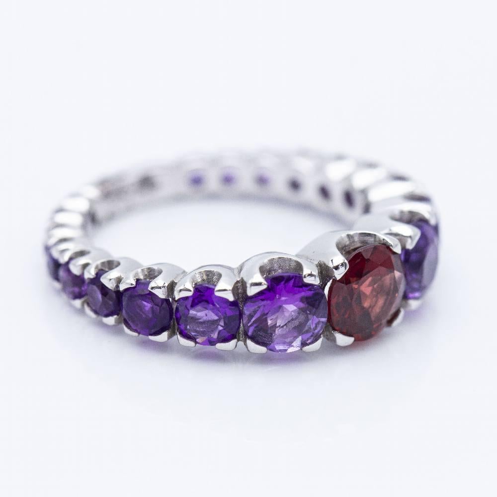 White Gold Ring with Amethysts and Rhodolite for woman  Size 14,5  18kt yellow gold  6.0 grams.  Brand new product : Ref: N102909