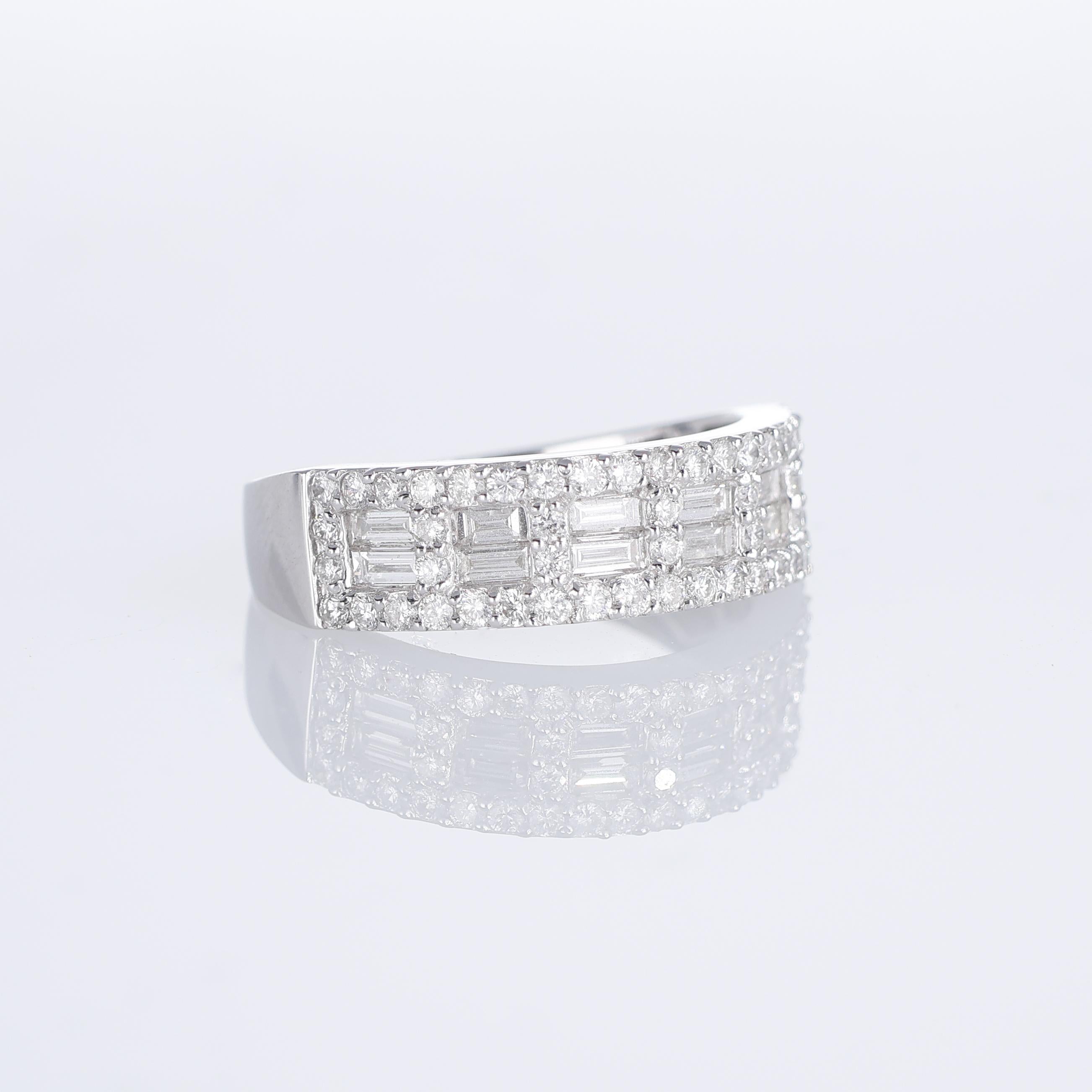 Brilliant Cut White Gold Ring with Baguette and Brilliant-Cut Diamonds For Sale