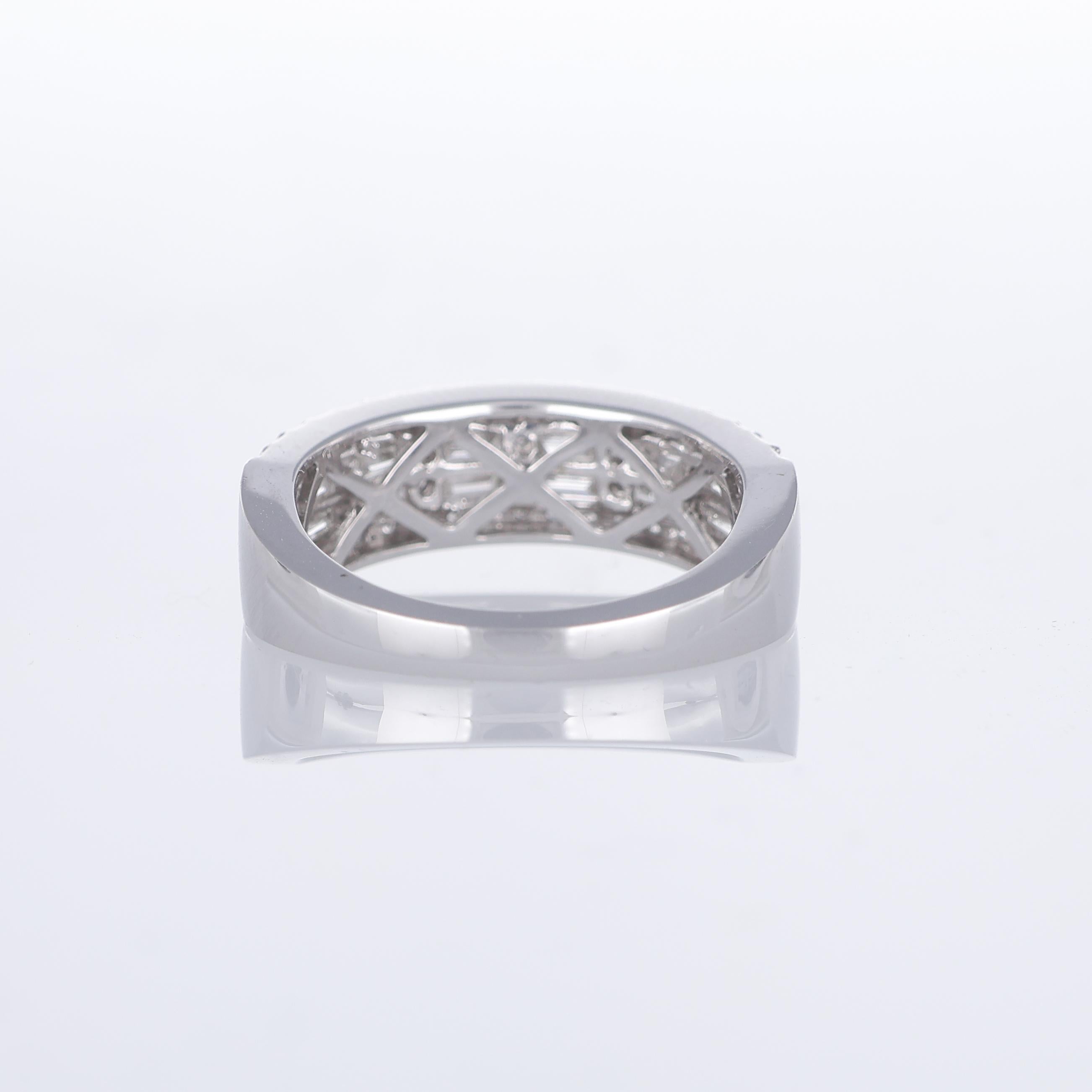Women's or Men's White Gold Ring with Baguette and Brilliant-Cut Diamonds For Sale