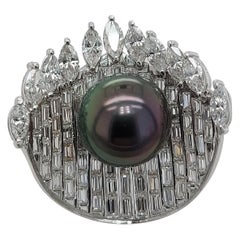White Gold Ring with Baguette and Marquise Cut Diamonds & Tahiti Pearl