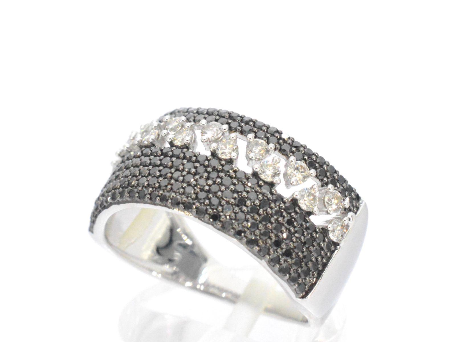 Brilliant Cut White Gold Ring with Black Diamonds For Sale