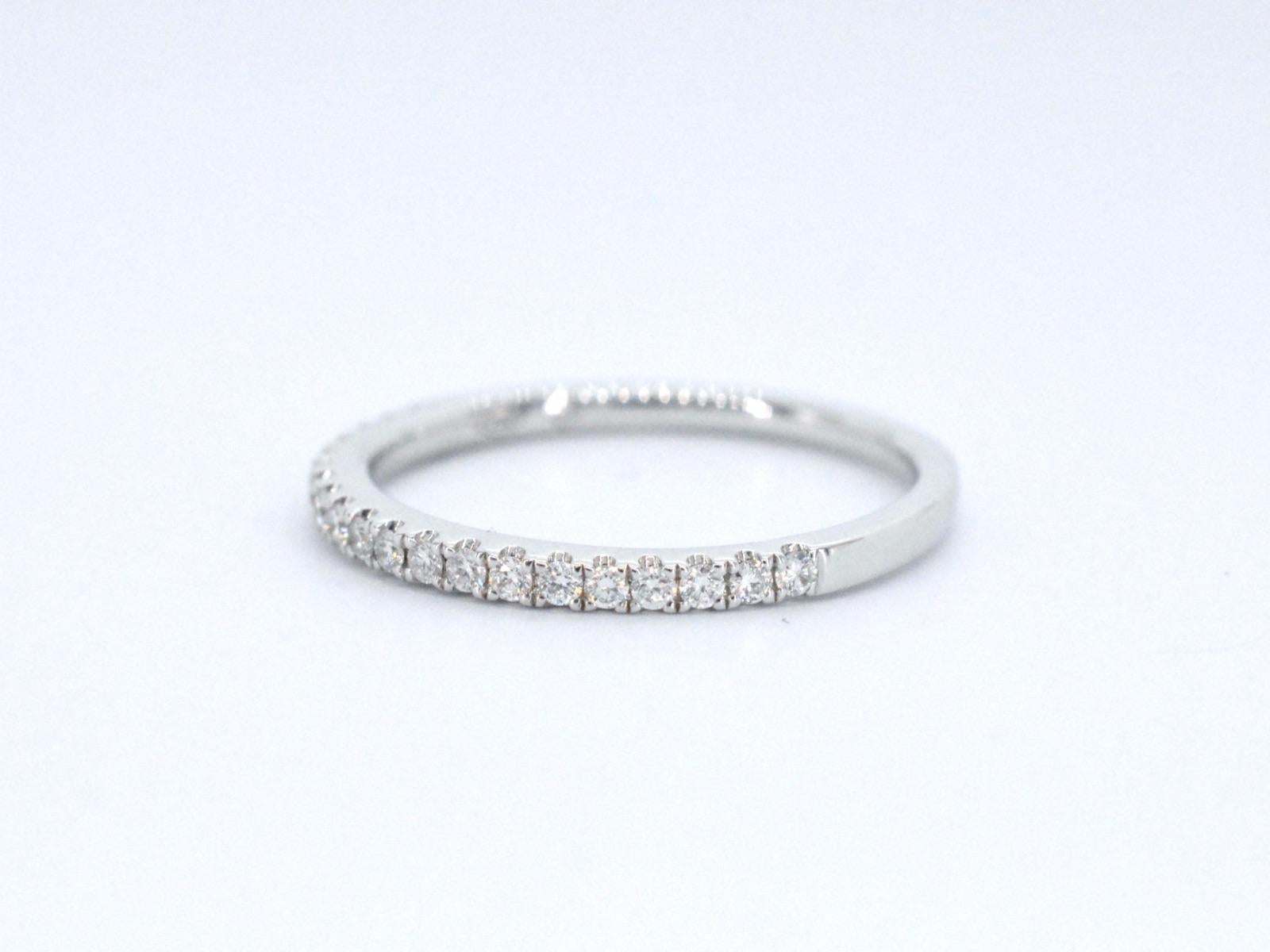 White Gold Ring with Brilliant Cut Diamond For Sale 3