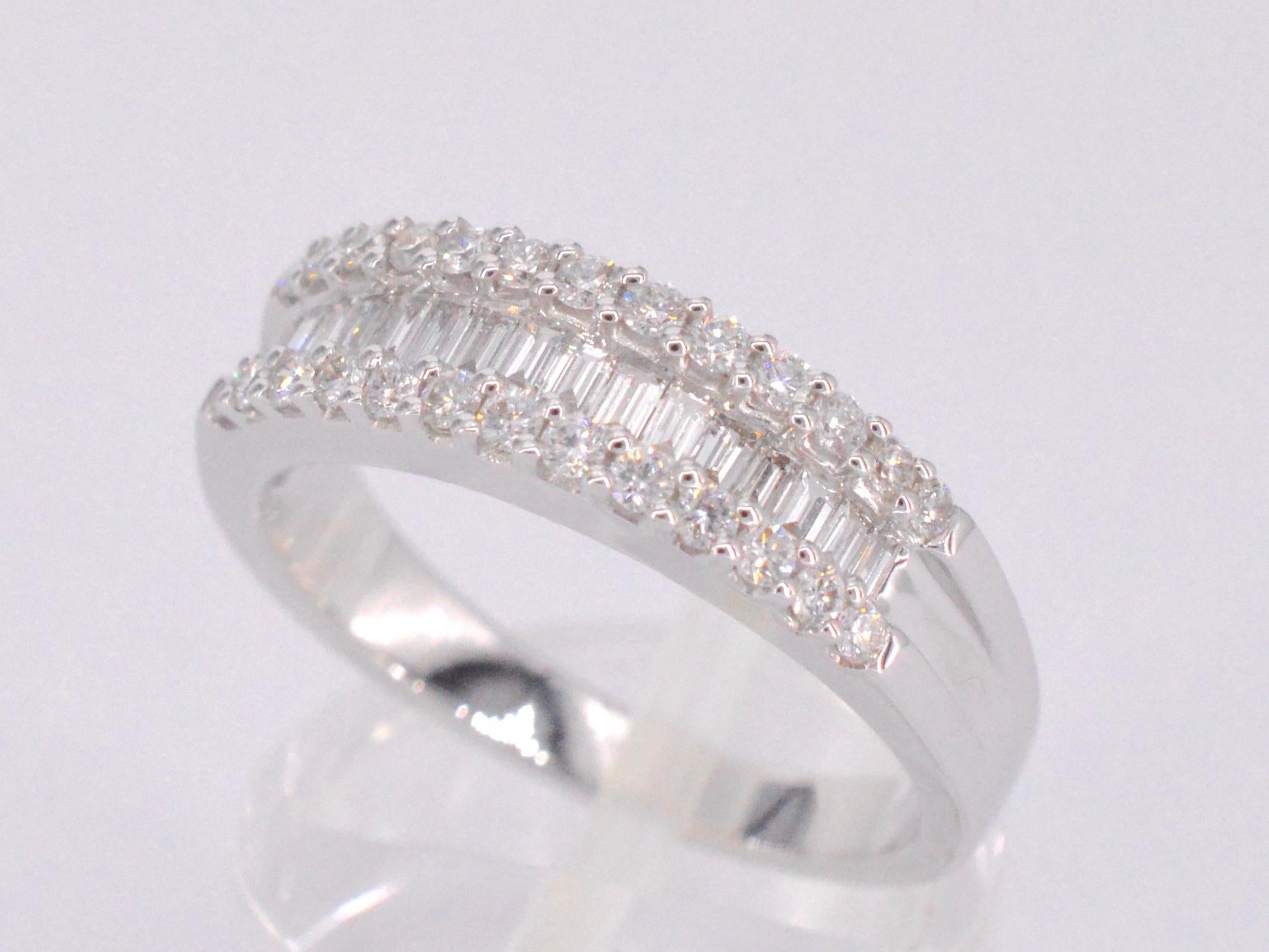 Brilliant Cut White Gold Ring with Diamonds and Baguettes For Sale