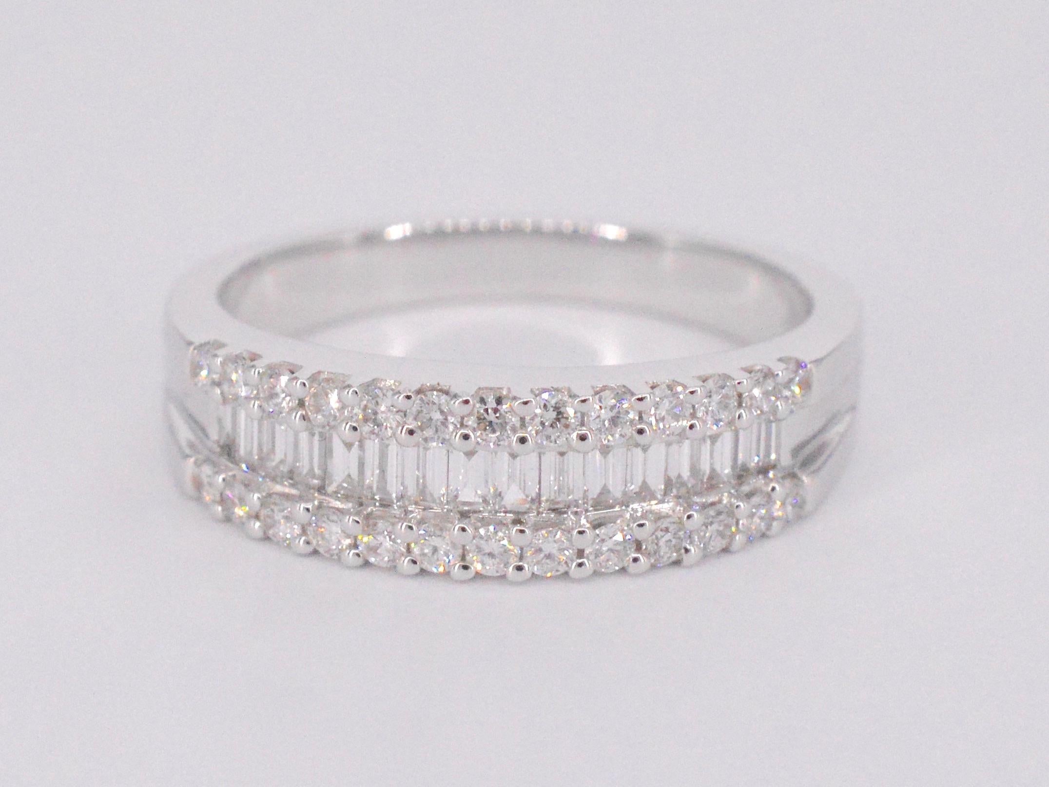 Women's White Gold Ring with Diamonds and Baguettes For Sale