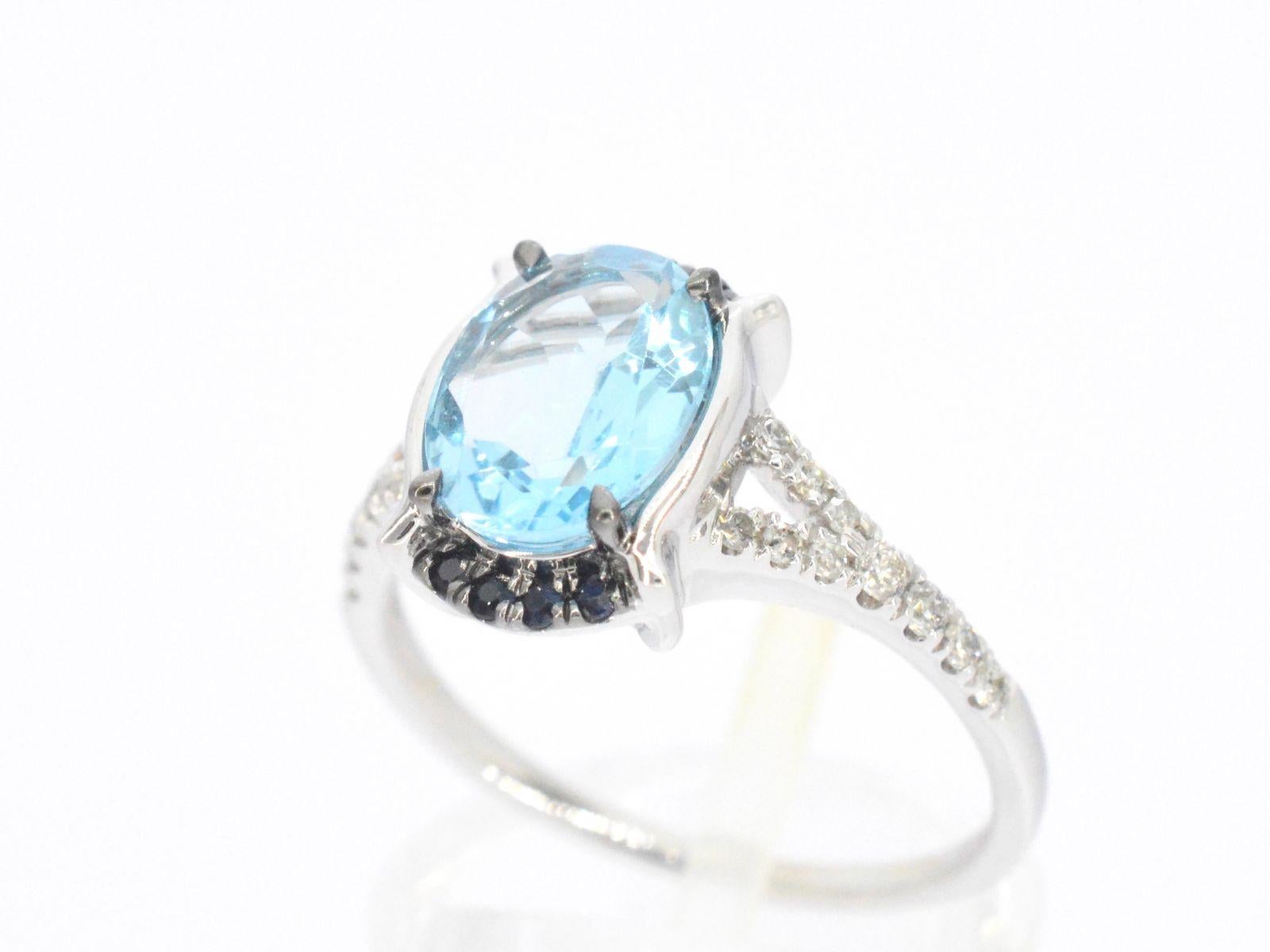 White Gold Ring with Diamonds and Beautiful Topaz with Sapphire For Sale 1