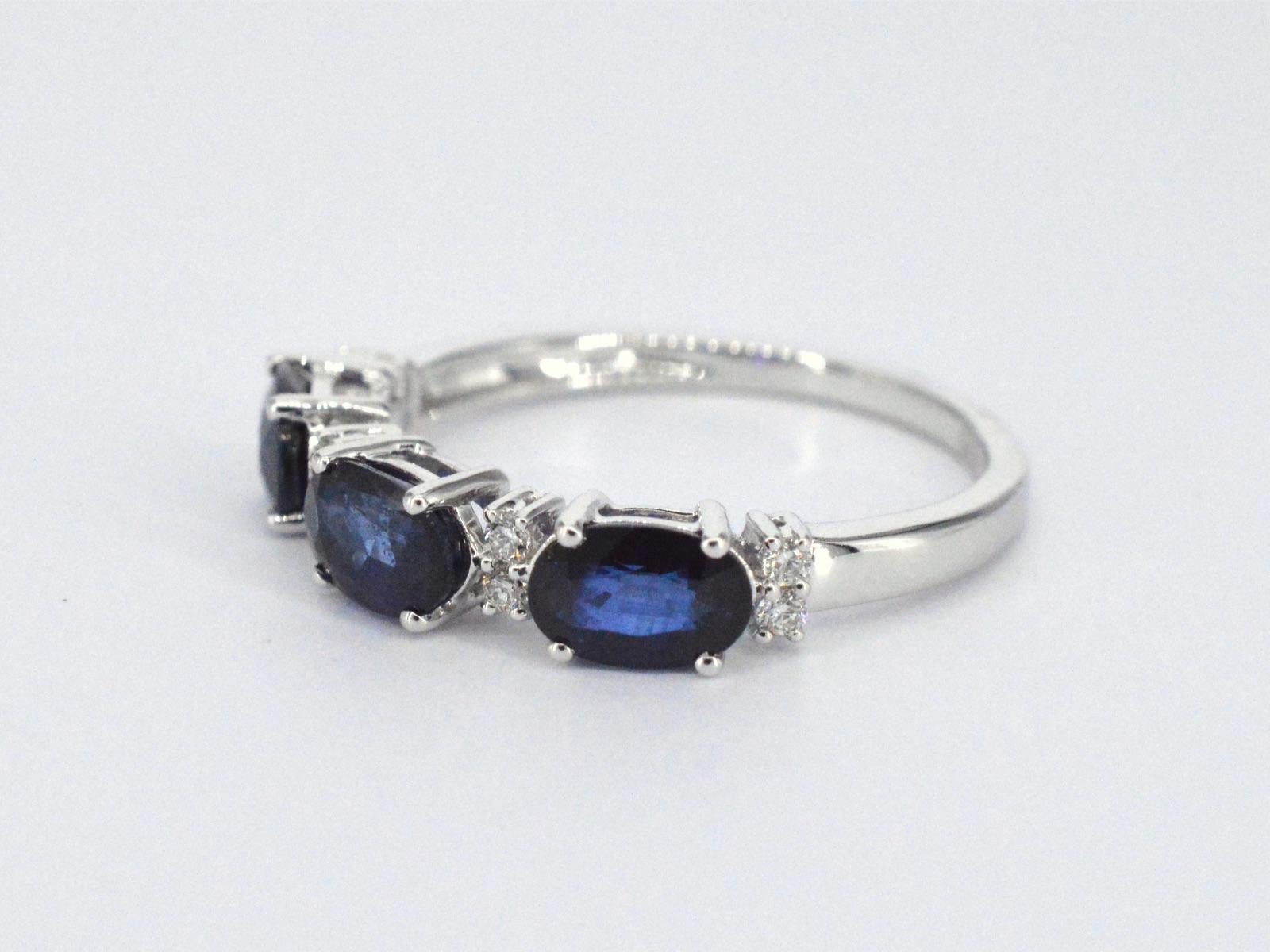 White Gold Ring with Diamonds and Sapphire For Sale 2