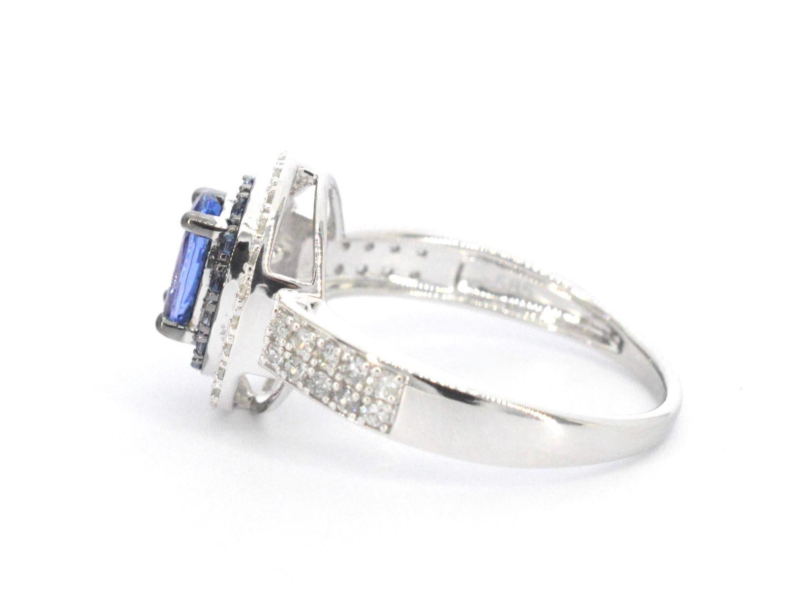 Women's White Gold Ring with Diamonds and Tanzanite For Sale