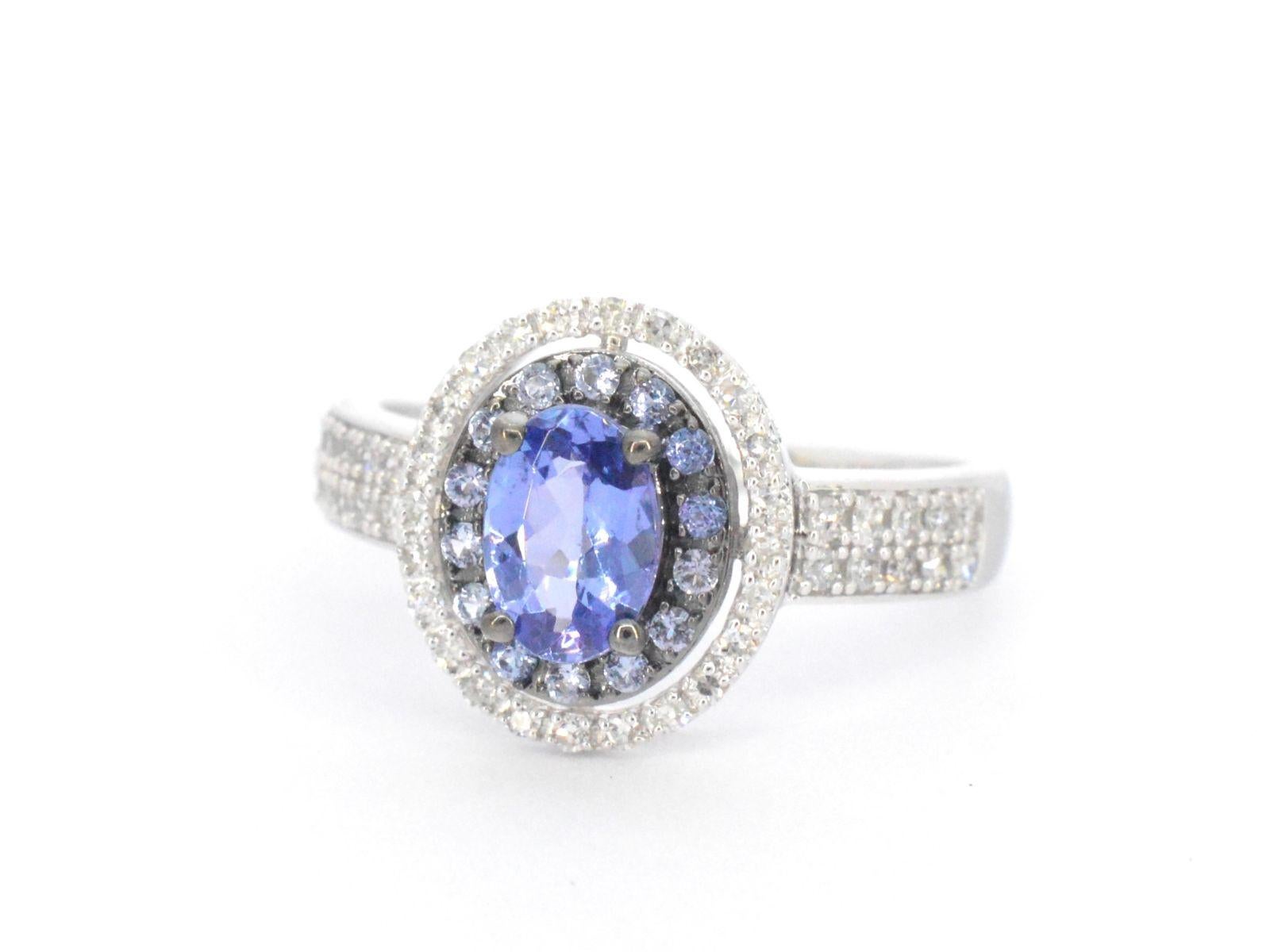 White Gold Ring with Diamonds and Tanzanite For Sale 2