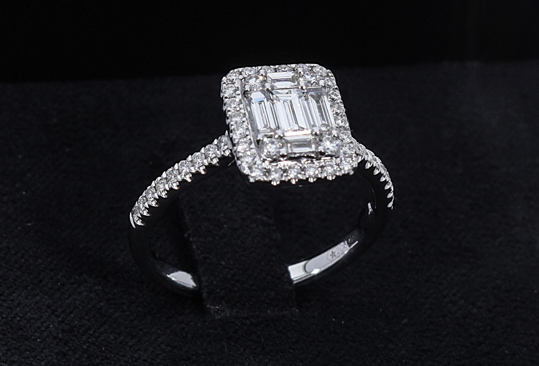 Diamonds ct 0.72, Contemporary Engagement Ring Made in Italy For Sale 7