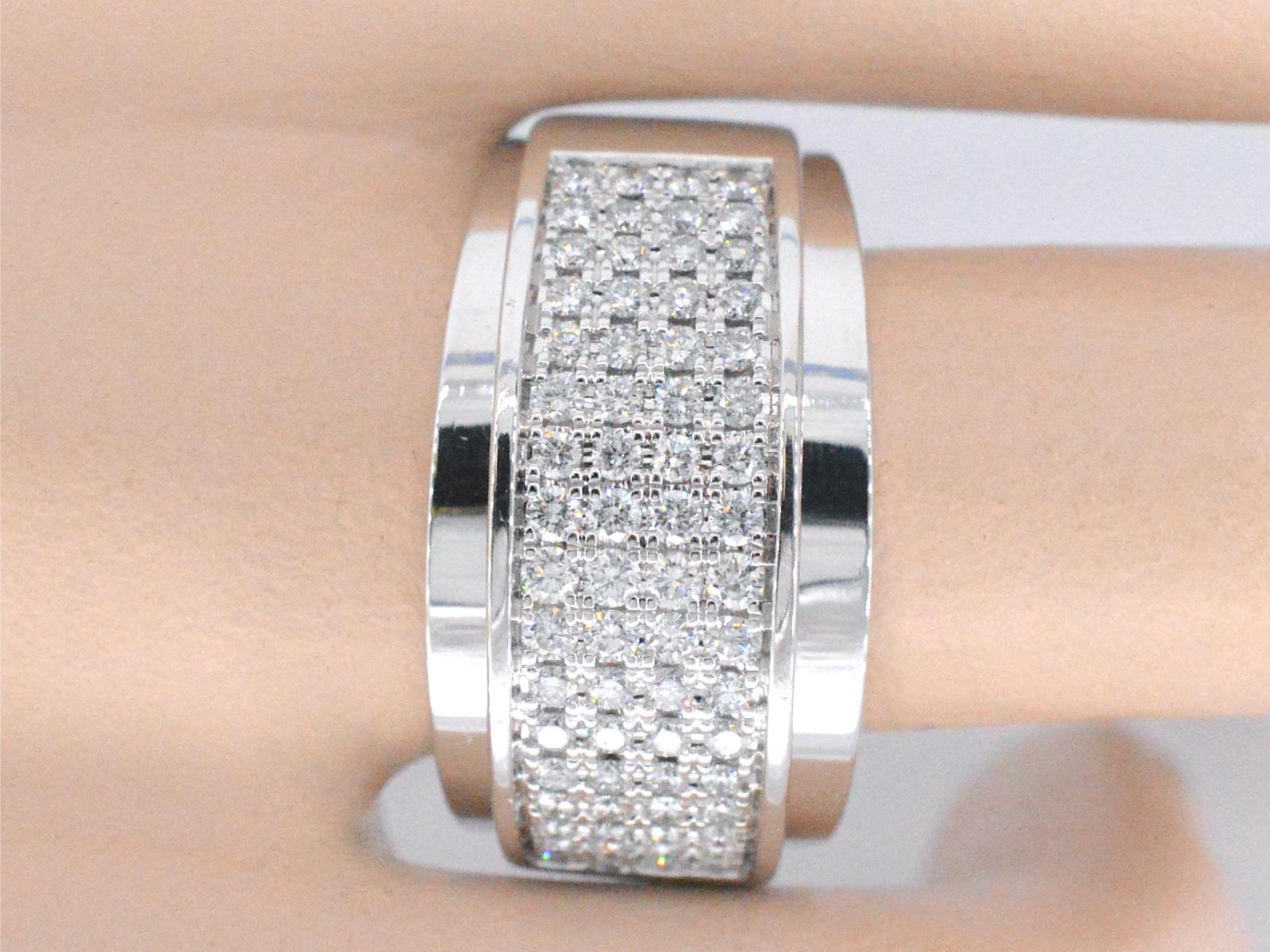Diamonds: 68 pieces; Weight: 1.30 carats; Cut: Brilliant; Color: E-F; Purity: VVS; Grind quality: Nice; Jewel: Ring; Weight: 10.8 grams; Ring Size: 62 (19.75mm); Hallmark: 14K gold ; Condition: As good as new; The quality has been taken from the