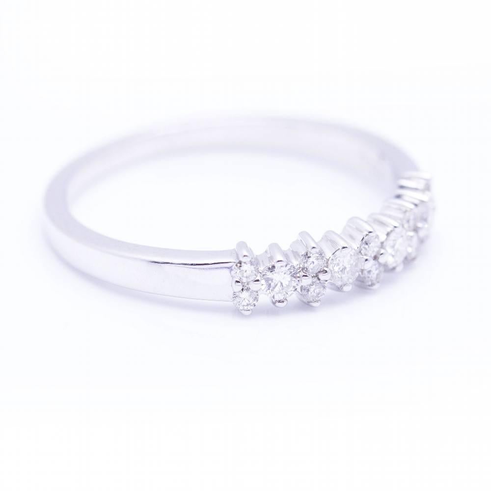 White Gold Ring with Diamonds for women  14x Brilliant Cut Diamonds with a total weight of 0.31ct in H/Si quality  Size 14  18kt White Gold  2.34 grams  Brand New Product only available on the web  Ref:D359174SI