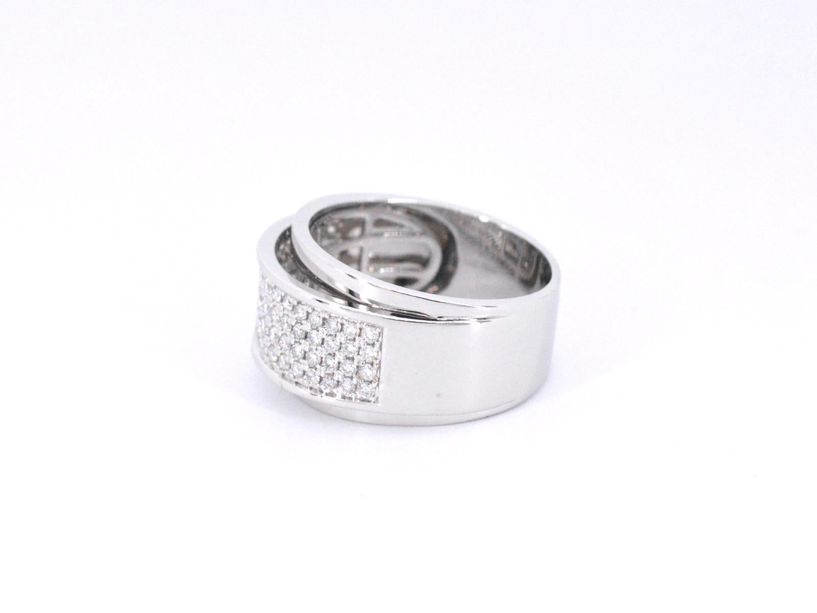 Brilliant Cut White gold ring with diamonds For Sale