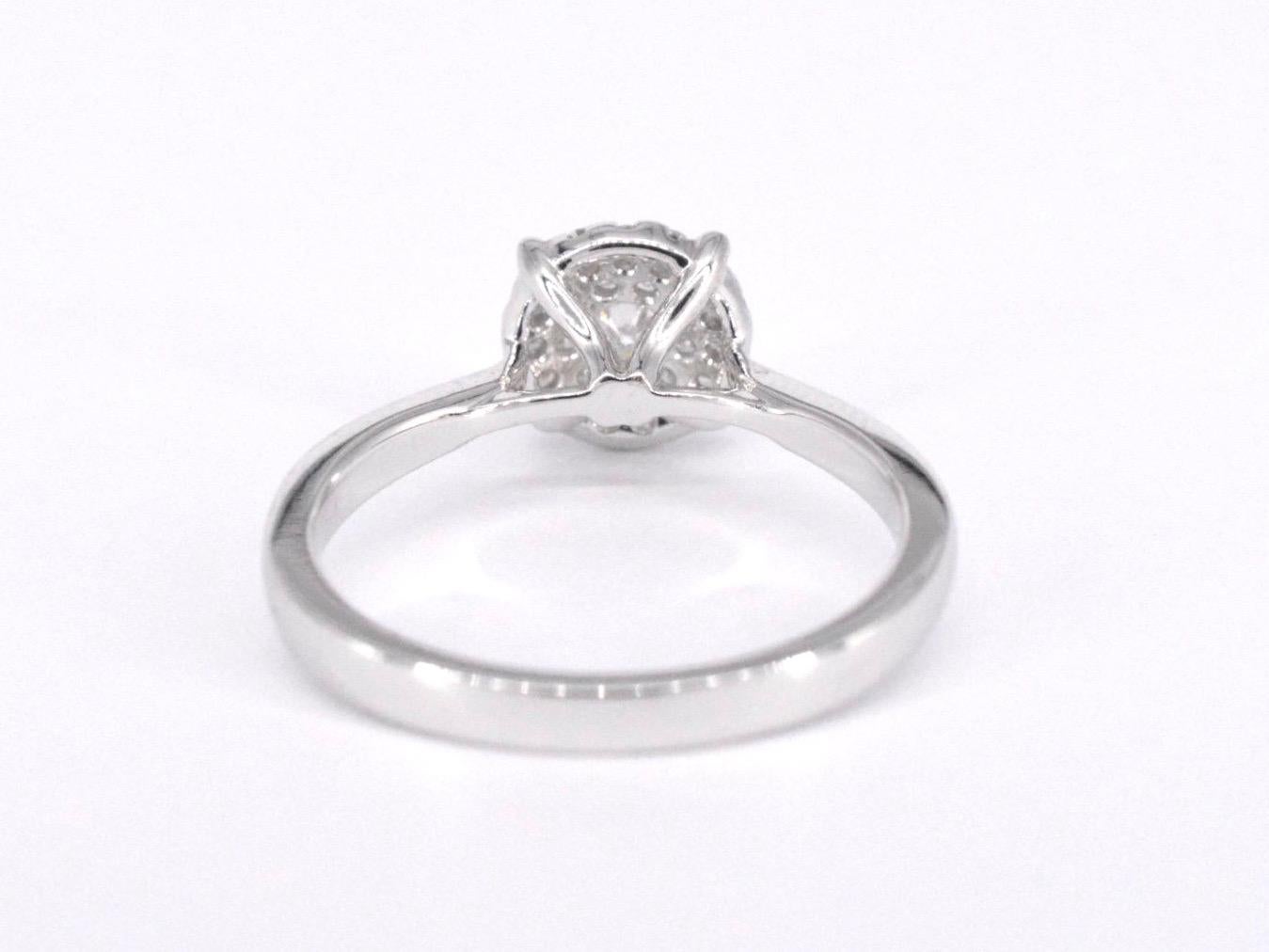 Ring aus Weißgold mit Diamanten 1