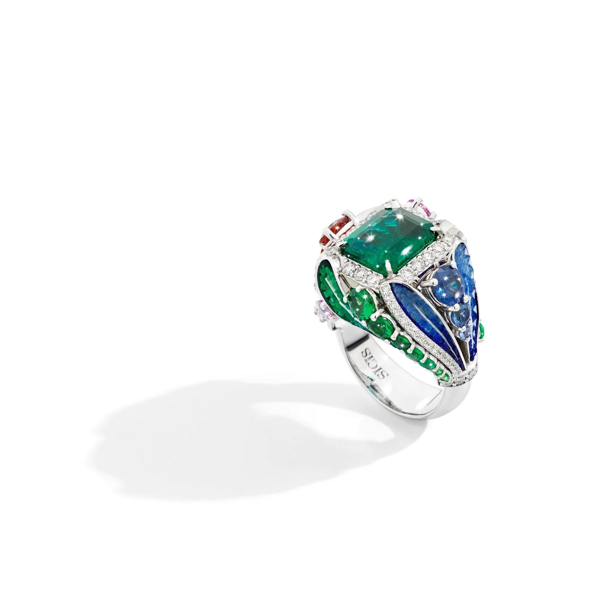 Ring aus Weißgold mit Smaragd, Saphiren, weißen Diamanten und Mikromosaik (Zeitgenössisch) im Angebot