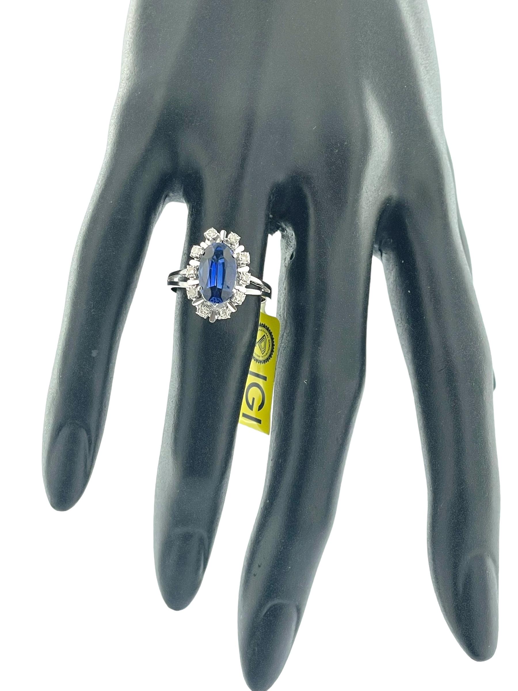 Women's or Men's White Gold Ring with Natural Diamonds and Lab Grown Sapphire IGI Certified For Sale
