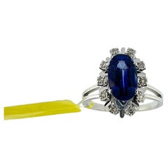 Anillo de Oro Blanco con Diamantes Naturales y Zafiro Cultivado en Laboratorio Certificado IGI