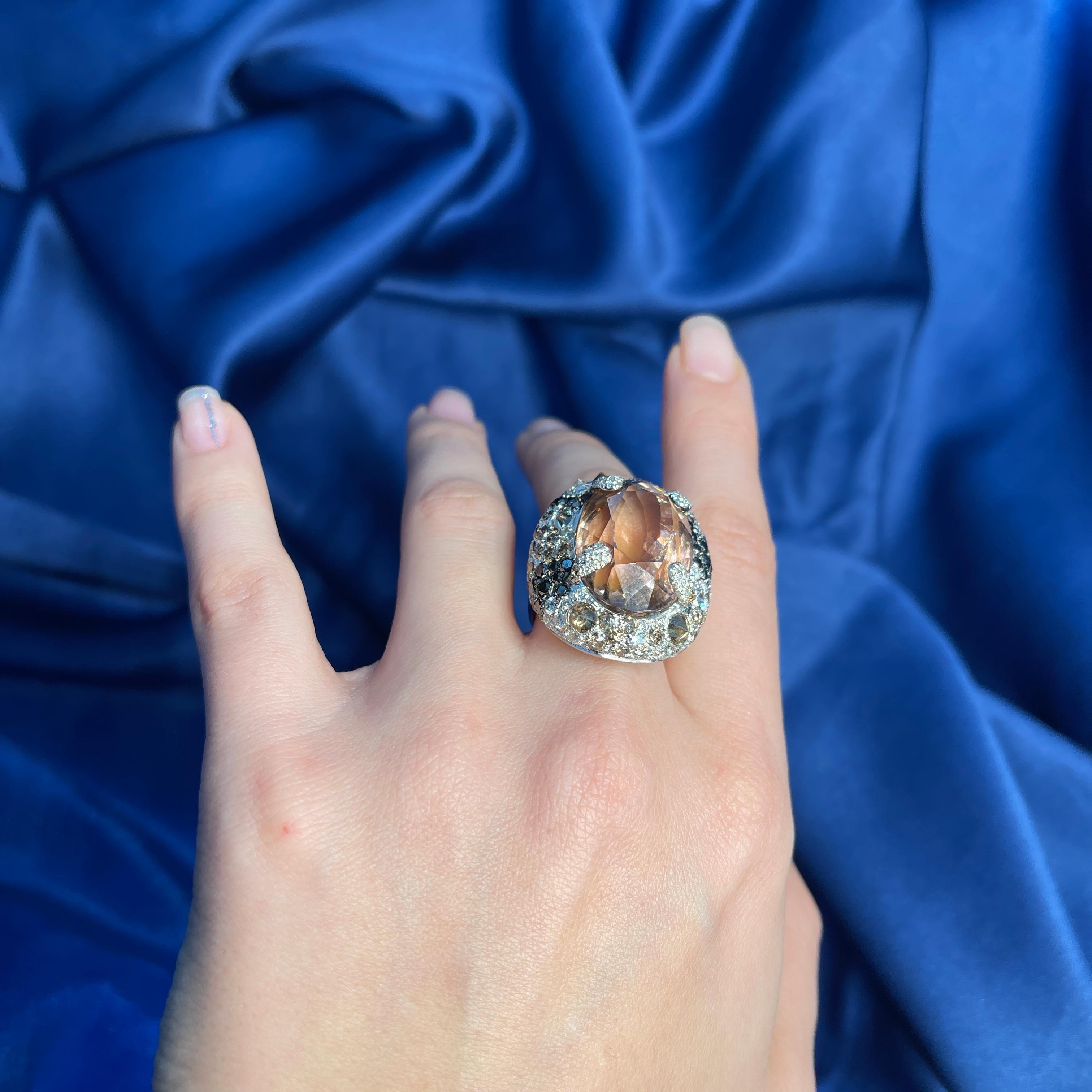 White Gold Ring with Oval-Cut Topaz and Diamond Pavé For Sale 3
