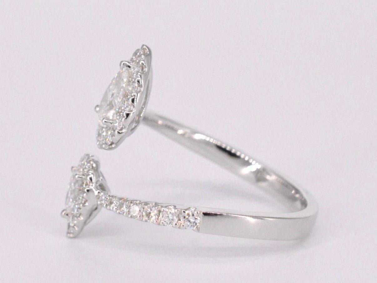 White Gold Ring with Pear Shape and Brilliant Diamonds 1.25 Carat For Sale 2