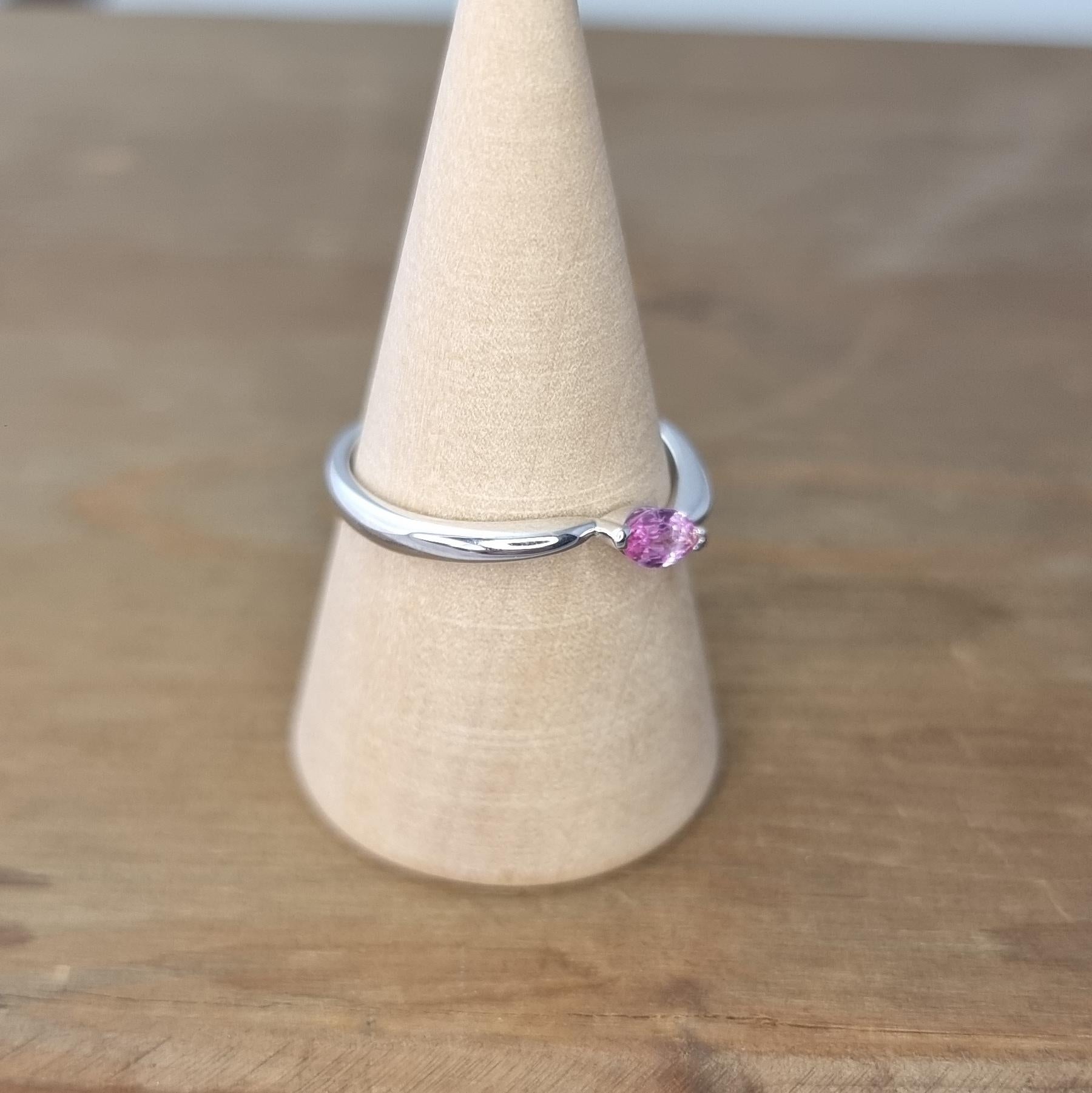 White Gold Ring with Pink Marquise Sapphire For Sale 1