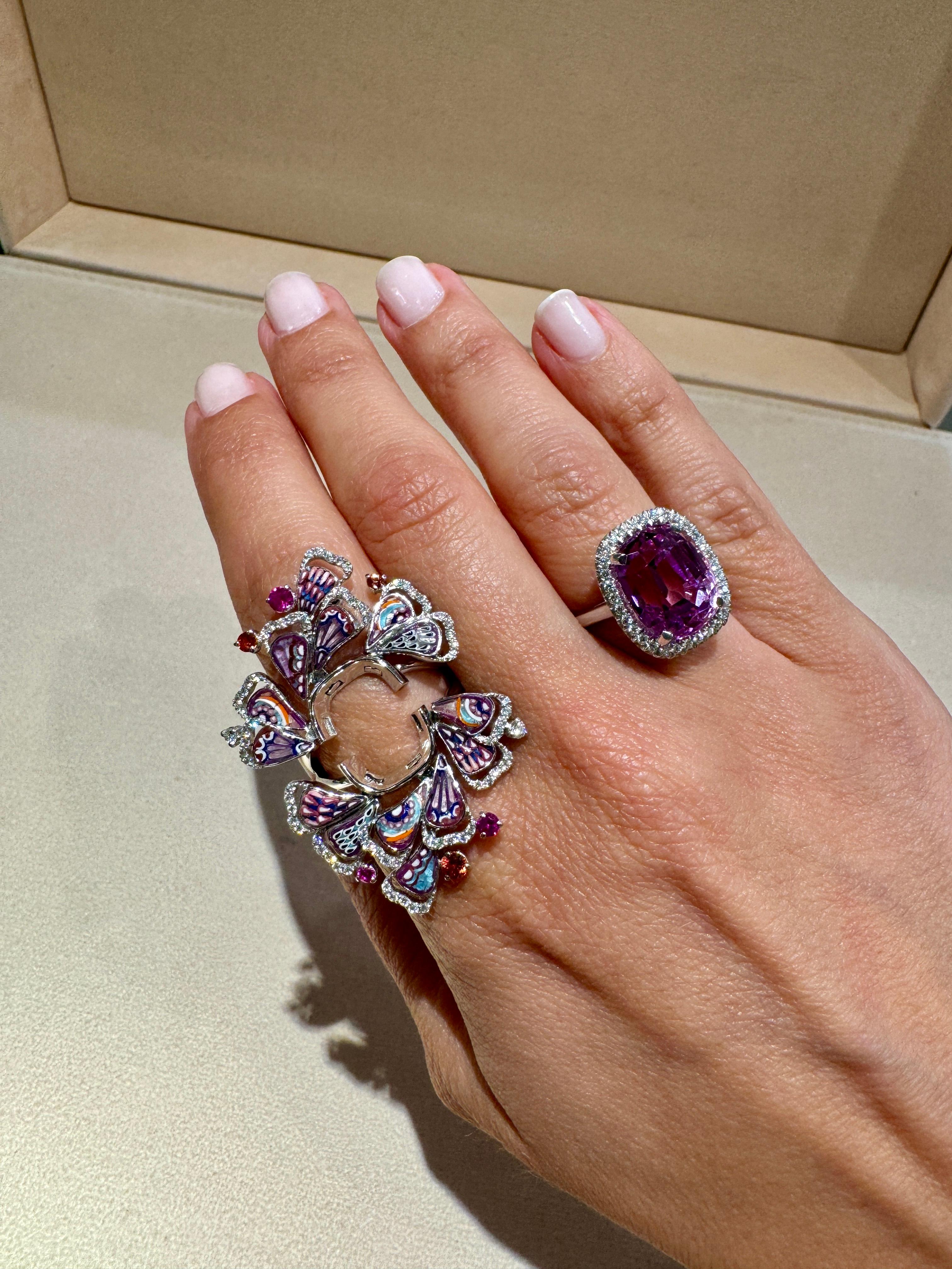 White Gold Ring with White Diamonds, Kunzite and Micromosaic In New Condition For Sale In London, GB