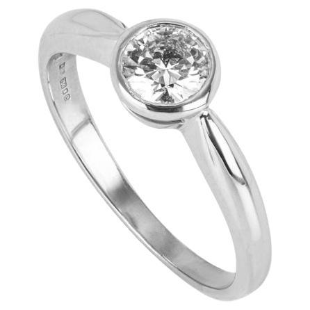 Bague en or blanc avec diamant rond taillé en brillant 0,50ct D/SI1