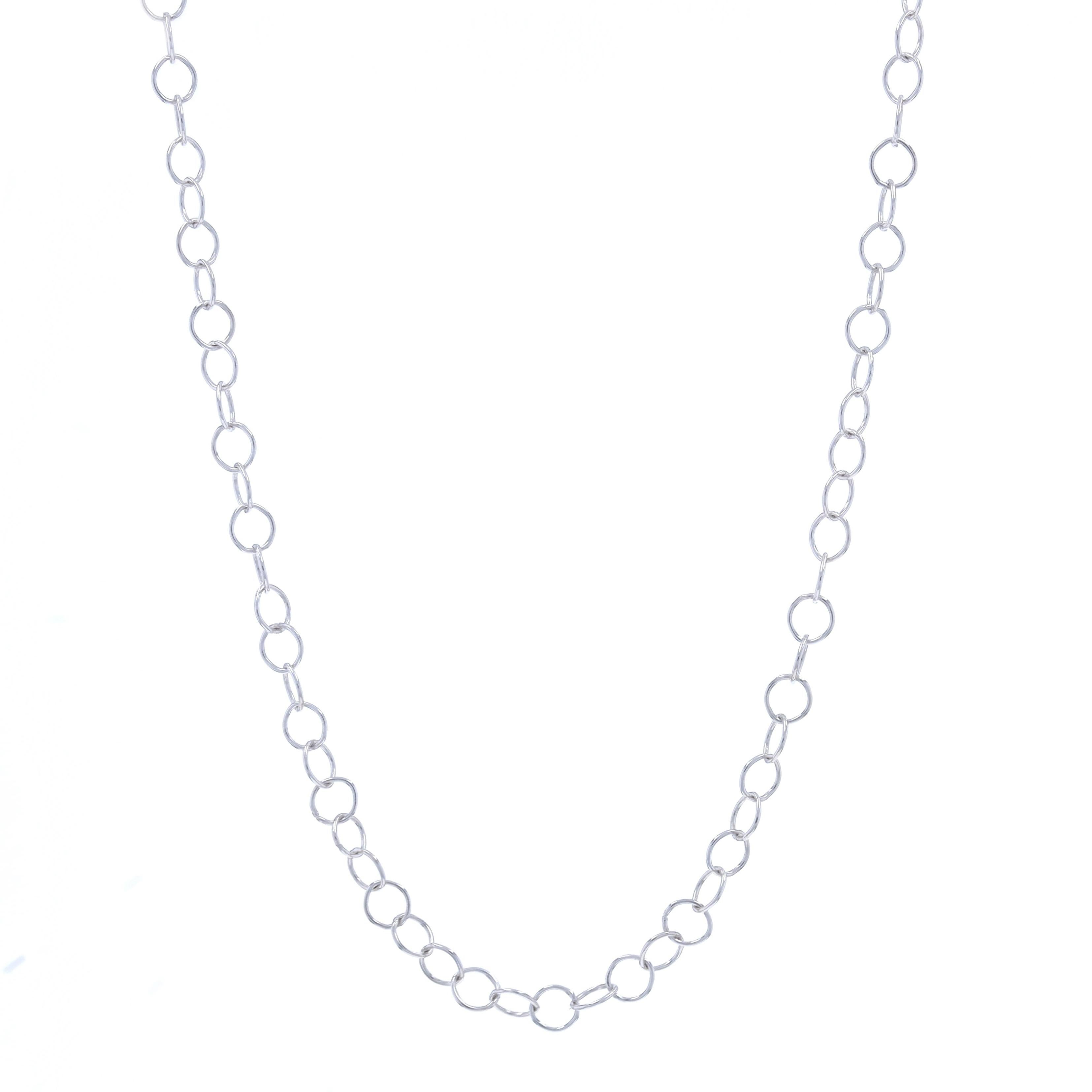 Metal Content: 14k White Gold

Chain Style: Round Link
Necklace Style: Chain
Fastening Type: Lobster Claw Clasp

Measurements

Length: 16 3/4