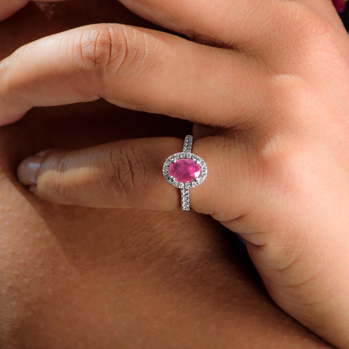 Ring aus Weißgold mit Rubin und Diamant 1,28 Karat Damen im Angebot