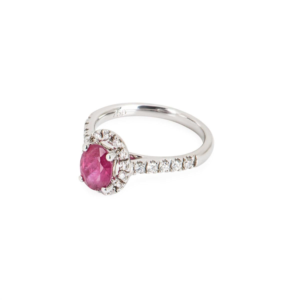 White Gold Ruby and Diamond Ring 1.53 Carat In New Condition For Sale In London, GB
