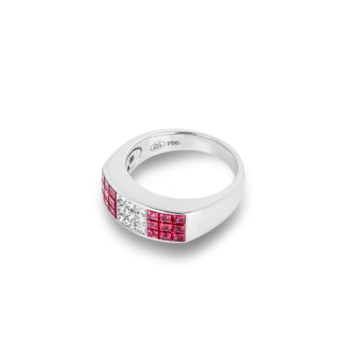 Ring aus Weißgold mit Rubin und Diamantbesatz im Zustand „Hervorragend“ im Angebot in London, GB