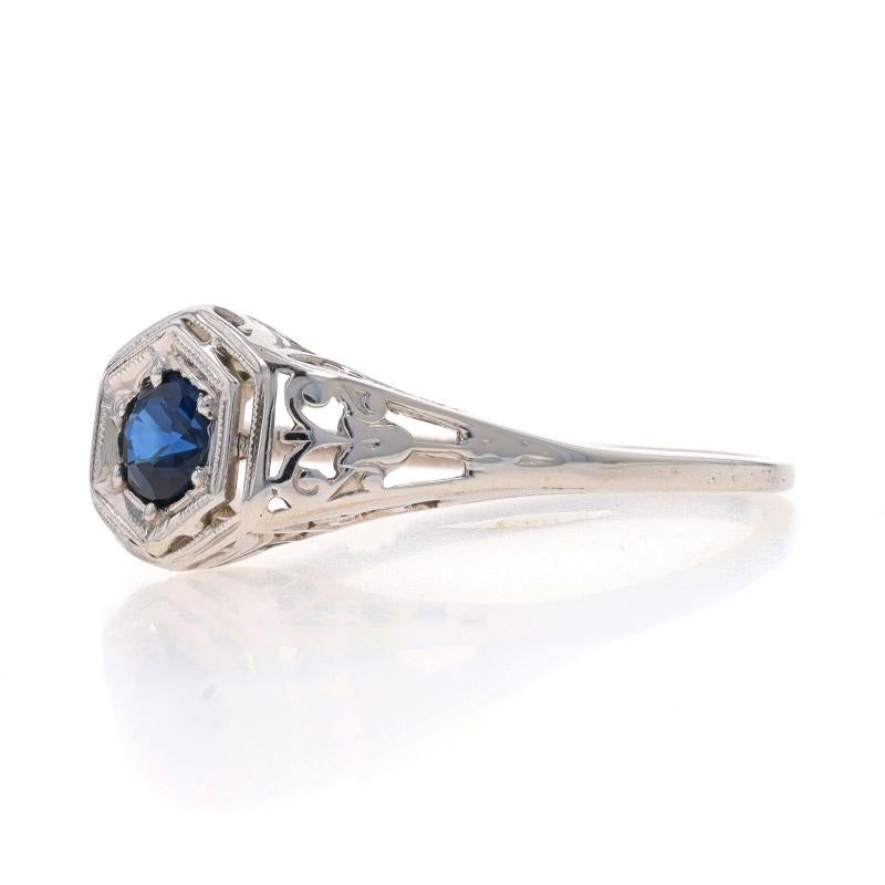 Art Deco Solitär-Ring aus Weißgold mit Saphir - 18k Rd.32ct Vintage Verlobungsring (Rundschliff) im Angebot