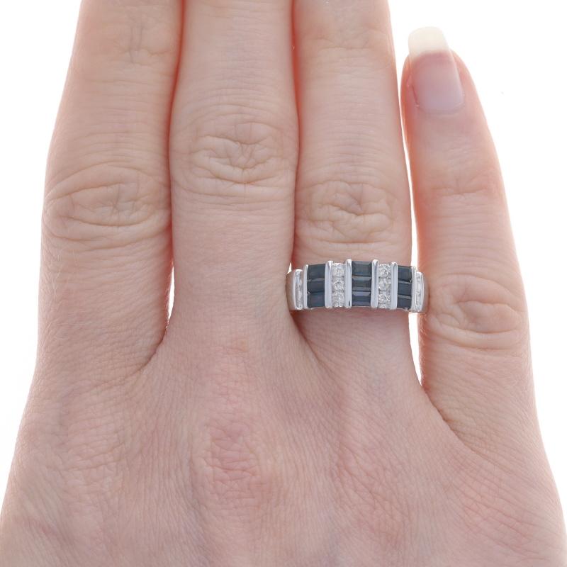 Taille baguette Bracelet en or blanc saphir et diamant - 14k Baguette .69ctw Stripes Ring en vente