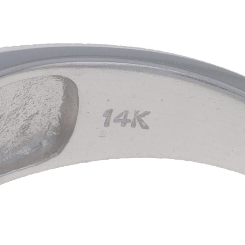 Bracelet en or blanc saphir et diamant - 14k Baguette .69ctw Stripes Ring en vente 1