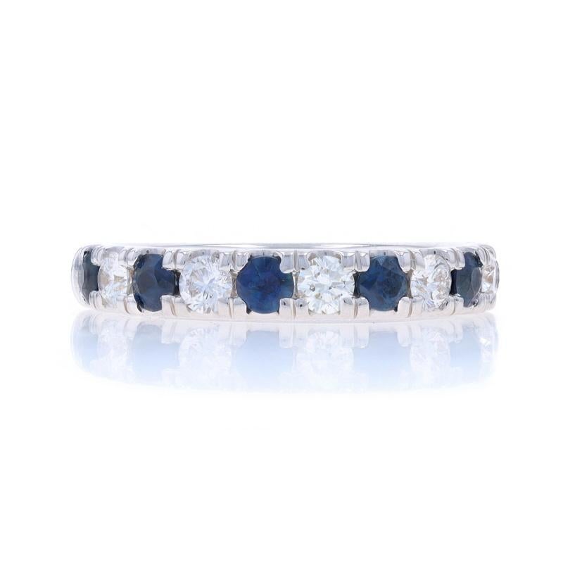 Dimensione: 6

Nota: contattaci per un preventivo di ridimensionamento.

Contenuto del metallo: Oro bianco 14k

Informazioni su A. Stone

Zaffiri naturali
Trattamento: Riscaldamento
Carati: 0,78ctw
Taglio: Rotondo
Colore: blu

Diamanti