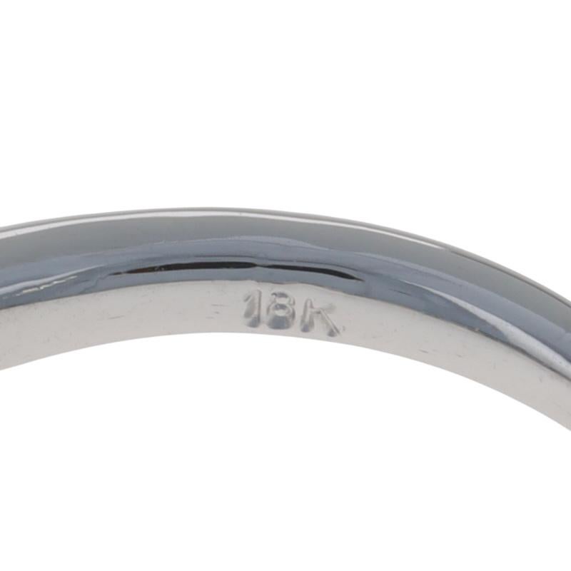 Anneau en or blanc avec saphir et diamant - 18k Oval 2.02ctw Five-Stone Ring en vente 2